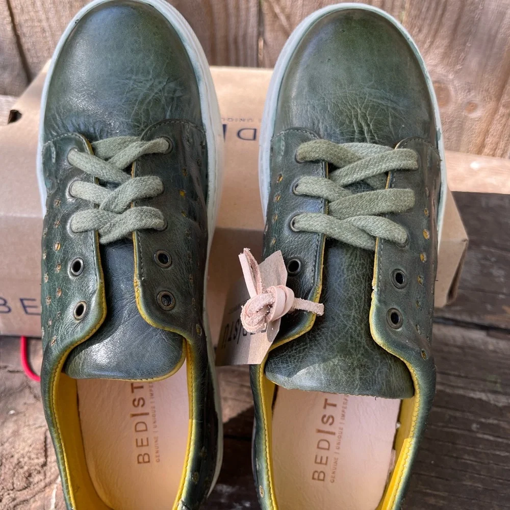 NIB BED STU Lyne in Pistachio Rustic. - Picture 9 of 12